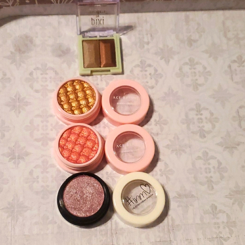 🎉2 for $15🎉 Mix of single eyeshadow